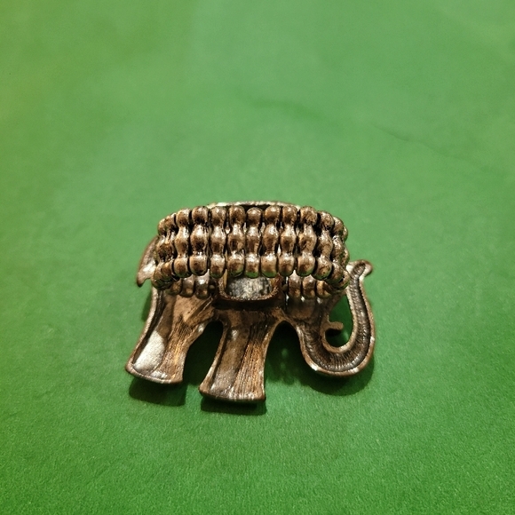 Intricate Elephant Brooch - Bronze - Picture 4 of 5